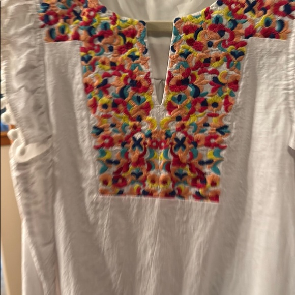 White Woman’s Dress with Colorful Embroidery - Picture 5 of 16